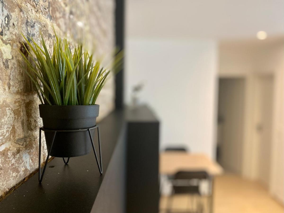 100% Renovated - Quiet Appartment リエージュ エクステリア 写真