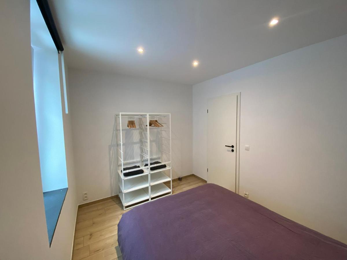 100% Renovated - Quiet Appartment リエージュ エクステリア 写真