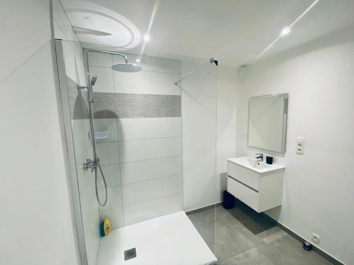 100% Renovated - Quiet Appartment リエージュ エクステリア 写真